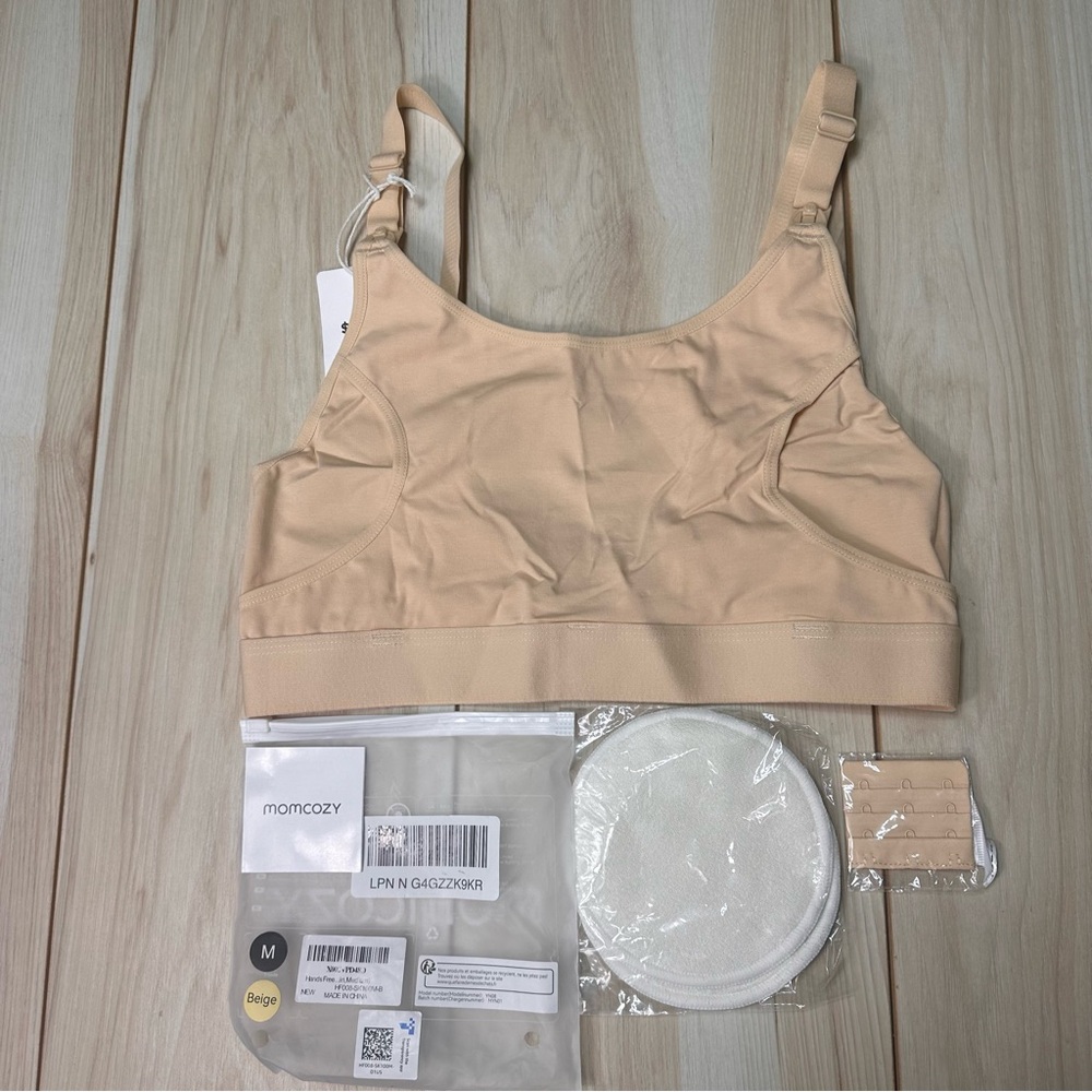 NWT Momcozy Hands Free Pumping Bra Pump/Nursing Bra Size Medium beige